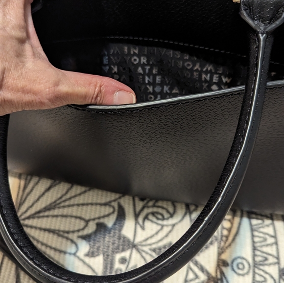 Kate Spade pebbled leather handbag. - Picture 3 of 4